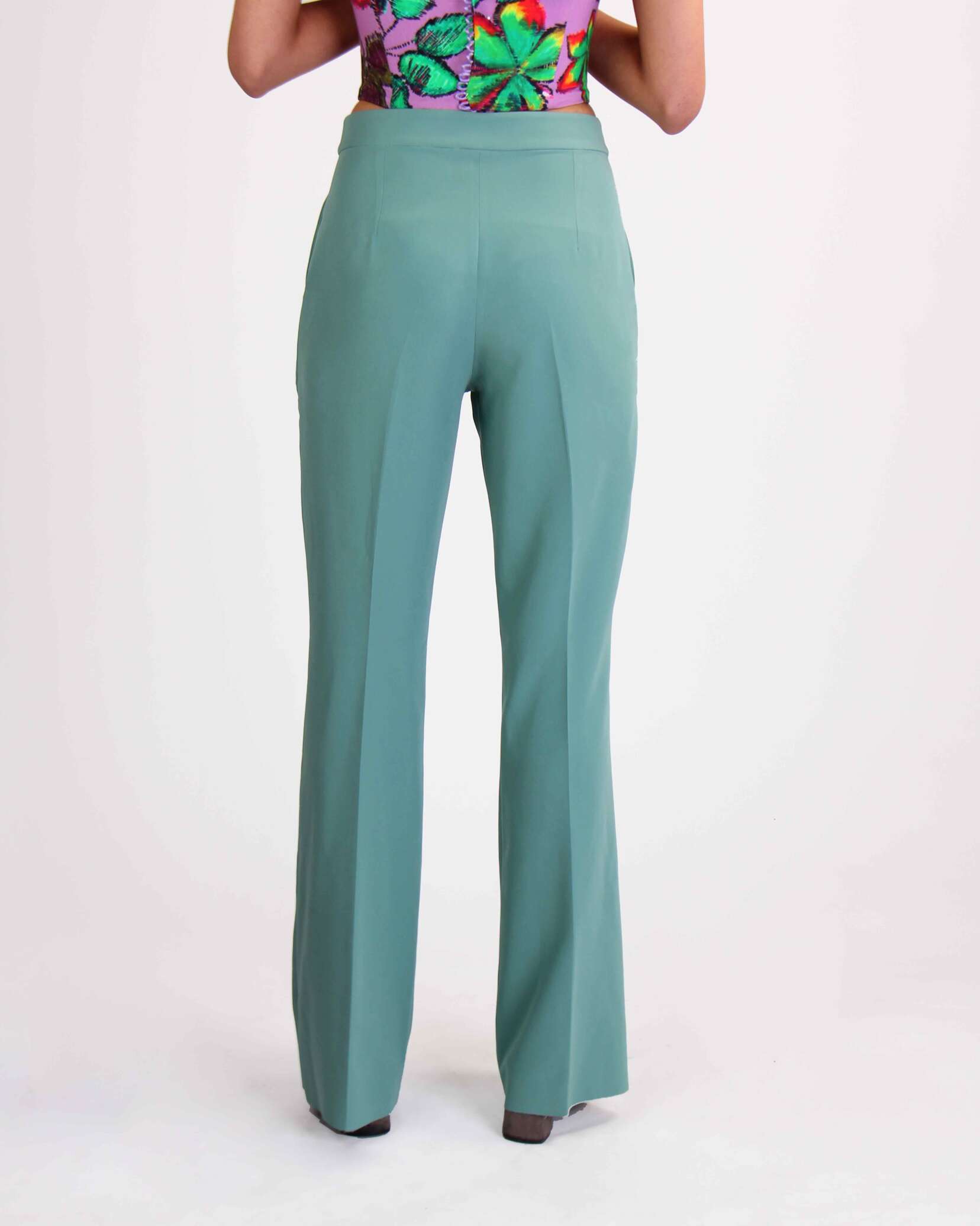 شلوار پارچه ایی سبز کله غازی|شلوار زنانه|ماونگه|بک گراند سفید